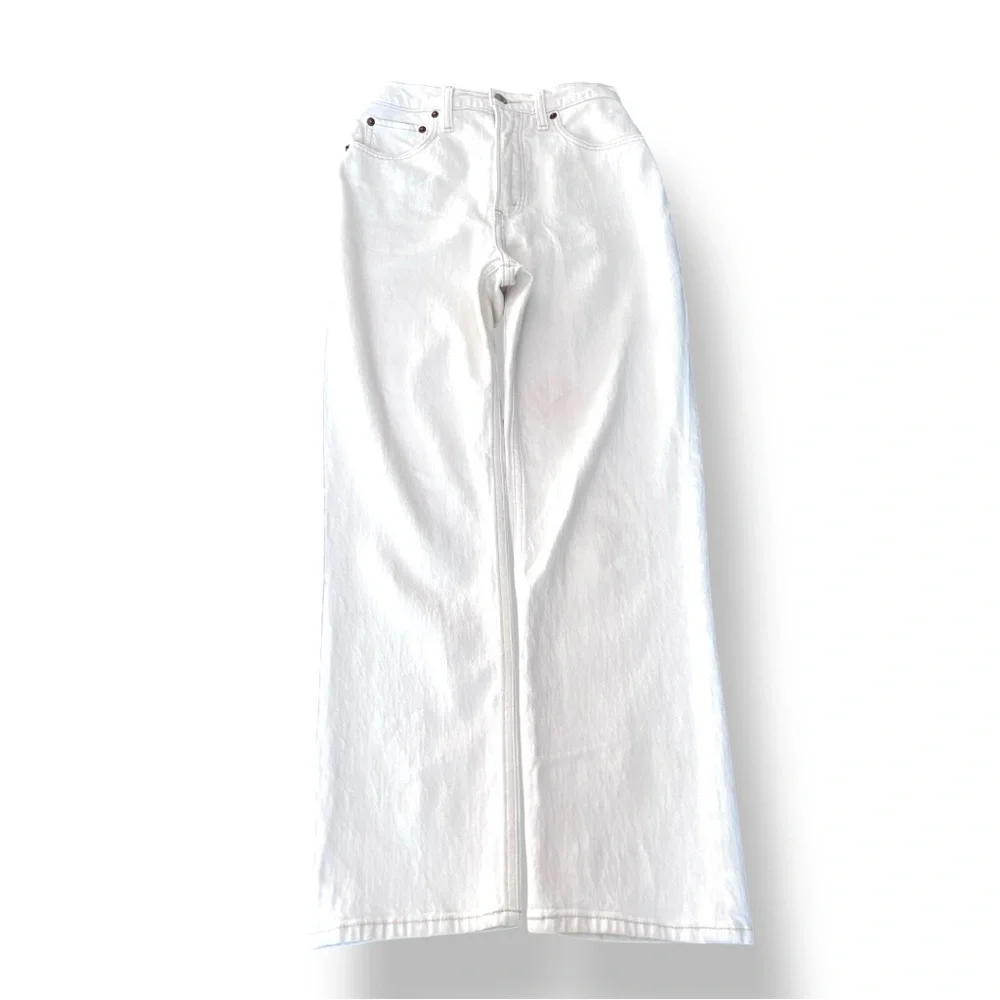 A&F Ultra High Rise Ankle Straight Jean in White, Ecru - Picture 7 of 11